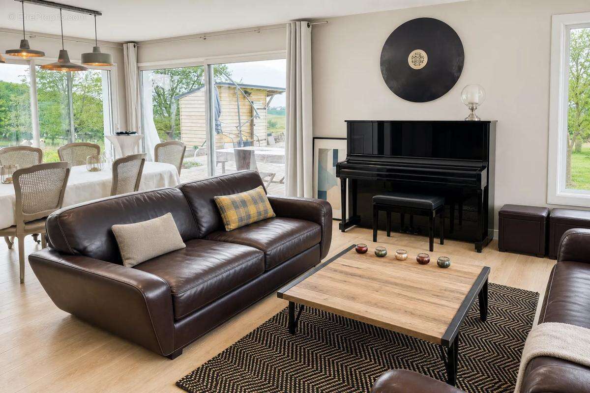 Maison de 8 pièces de 200 m² située à Châteney - photo 23