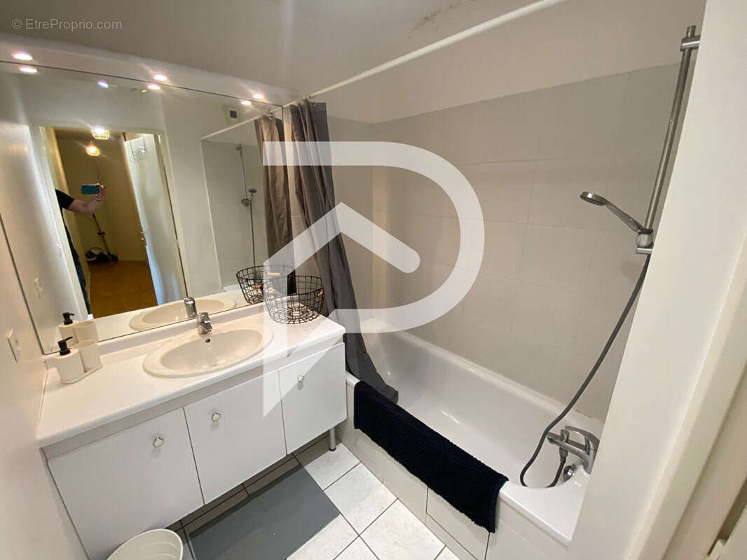 Appartement à AUBERVILLIERS