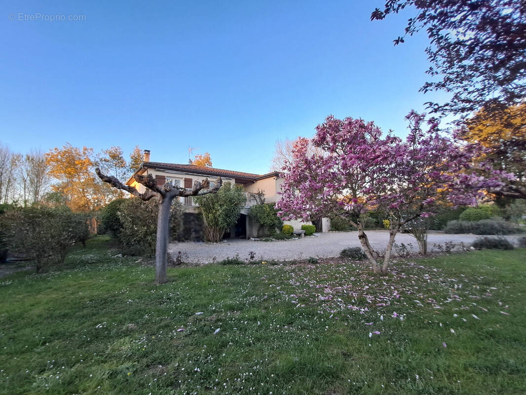 Maison à FEUGAROLLES