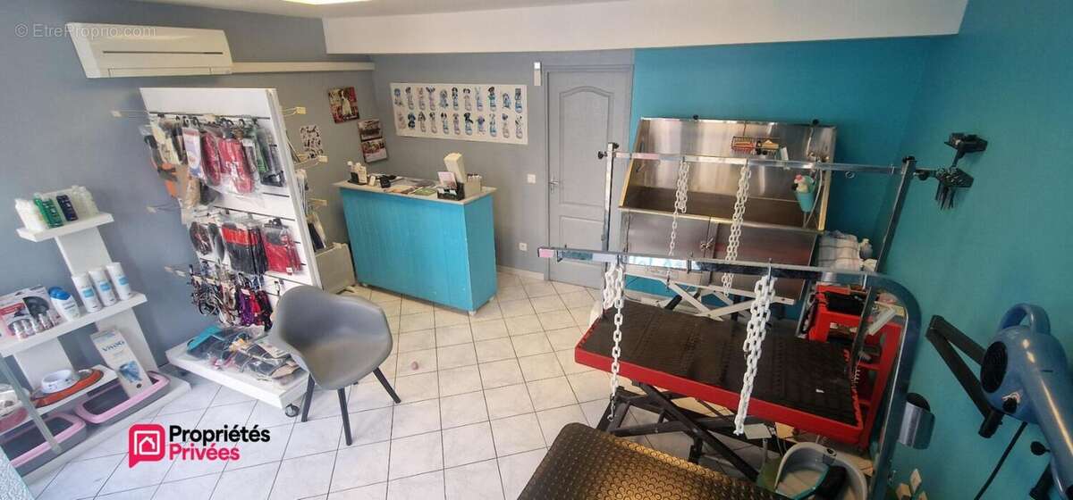 Immeuble de rapport - 90 m² - 4 pièces - local commercial et appartement T2 - photo 3