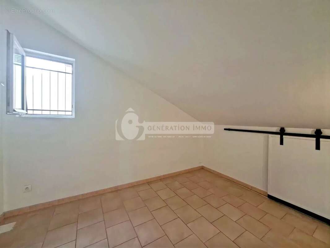 Arles - Duplex lumineux avec garage en résidence sécurisée - photo 13