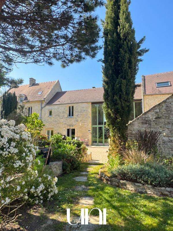 Maison à FONTAINE-HENRY