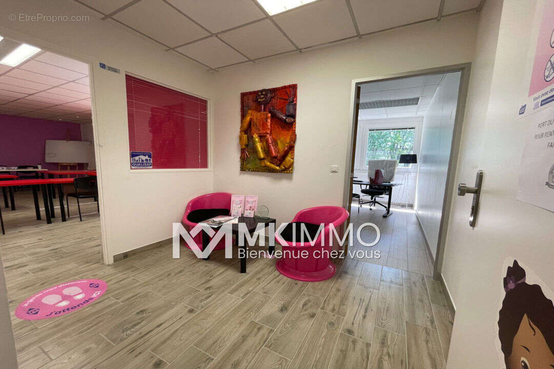 Commerce à VALBONNE