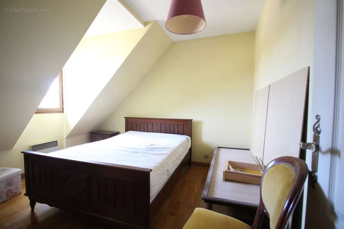 Maison à SAINT-LEU-D'ESSERENT
