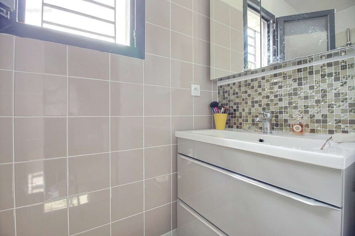 RARE : 2 maisons indépendantes sur 657m² de parcelle. - photo 9