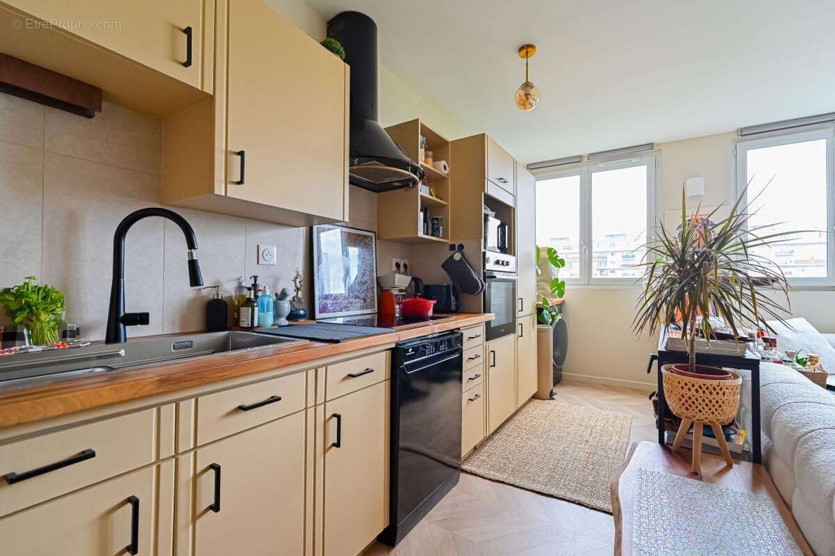 Appartement à PARIS-18E