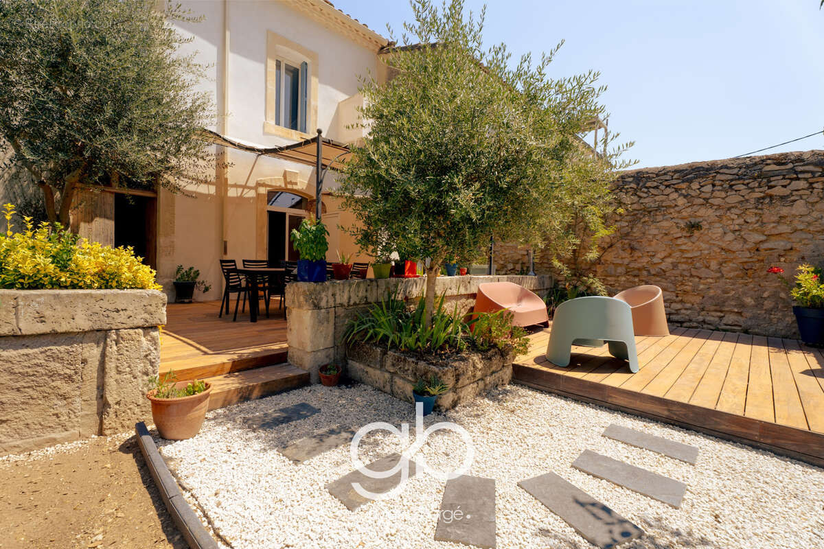 Lansargues Maison 4 chambres 234 M2 avec jardin - photo 4