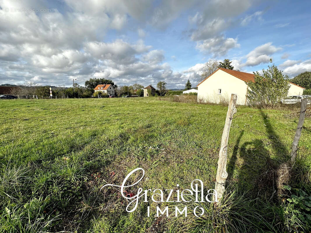 Terrain à BIARS-SUR-CERE