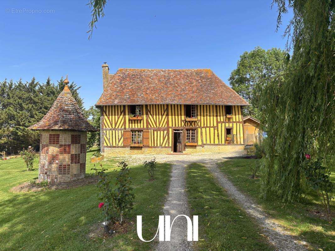 Maison à SAINT-PIERRE-SUR-DIVES