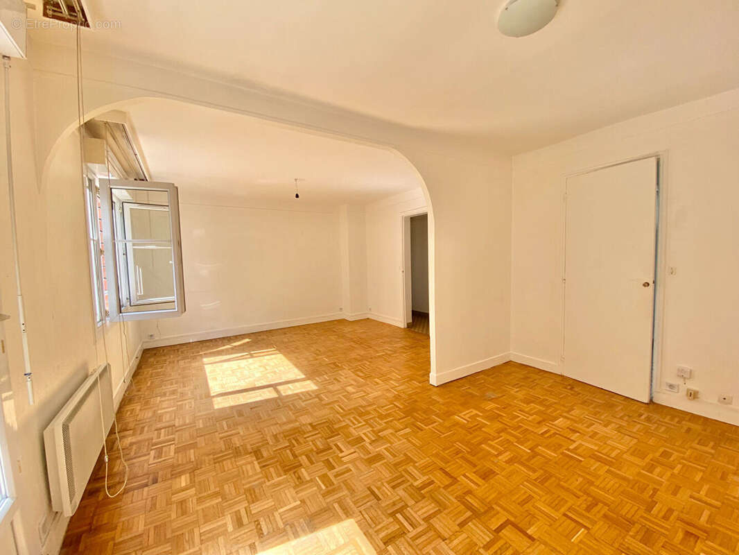 Appartement à MONTROUGE