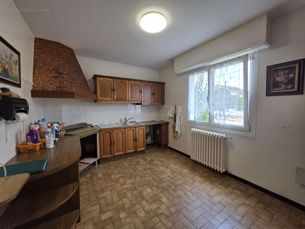 Lourdes   Maison avec deux appartements, grand garage et terrain constructible - photo 6