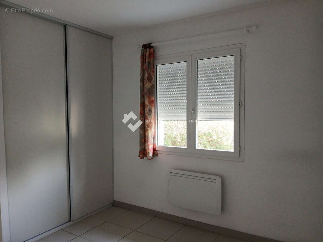 Chambre 1 - Maison à ARGELIERS