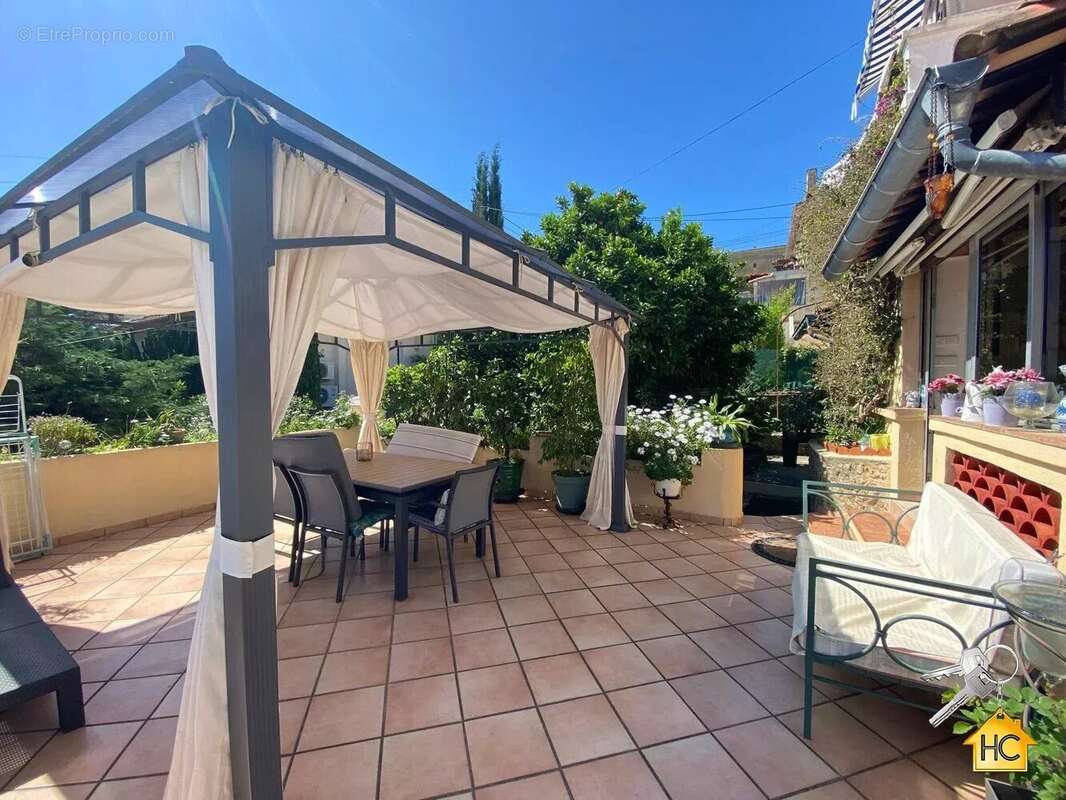 Appartement à LE CANNET