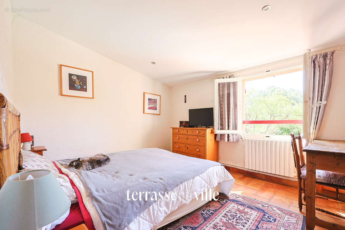Eguilles - maisons 220m2 - terrain 3300m2 - piscine - garage - 1 200 000€ - photo 10