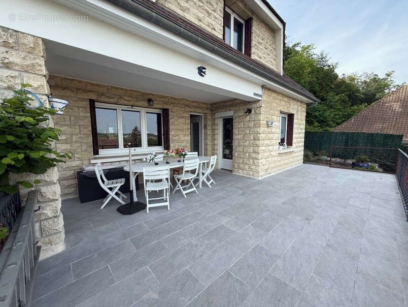 Maison à MONTATAIRE