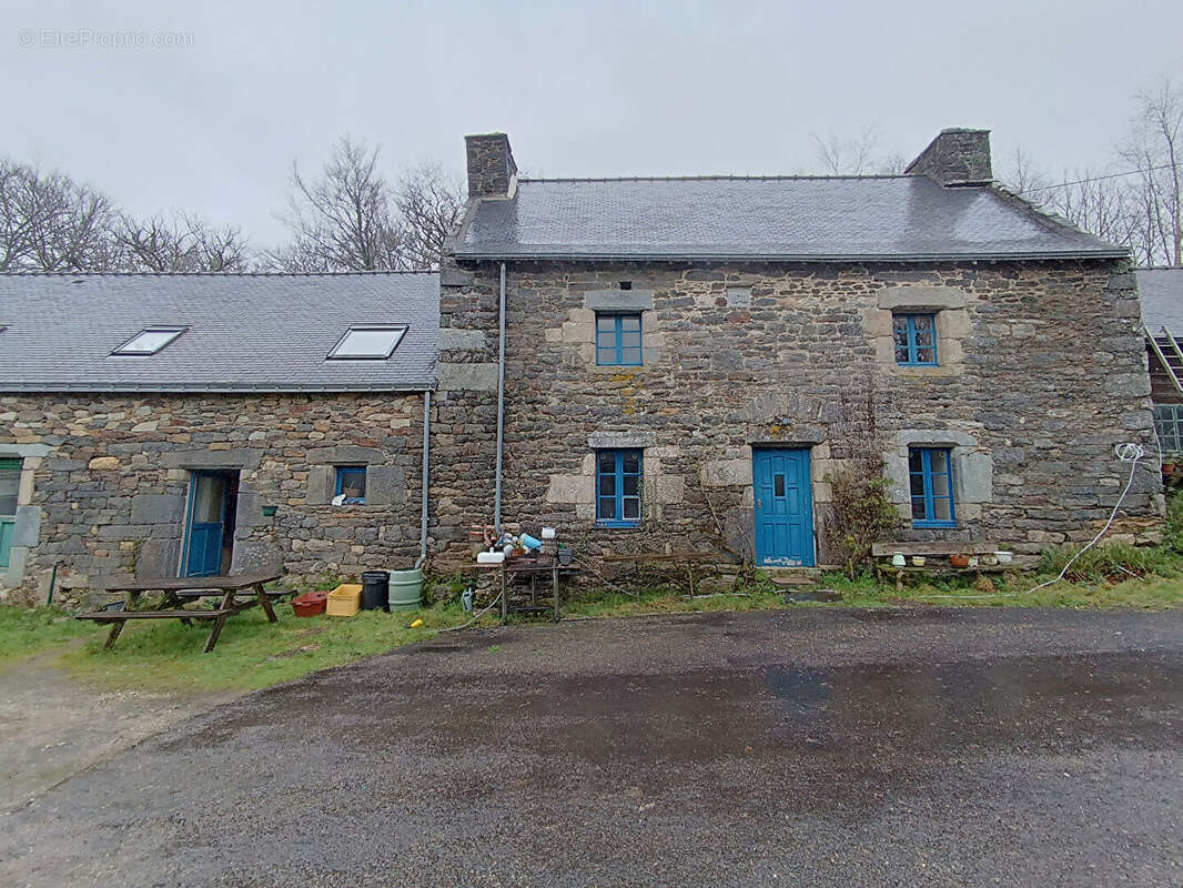 Maison à LESCOUET-GOUAREC