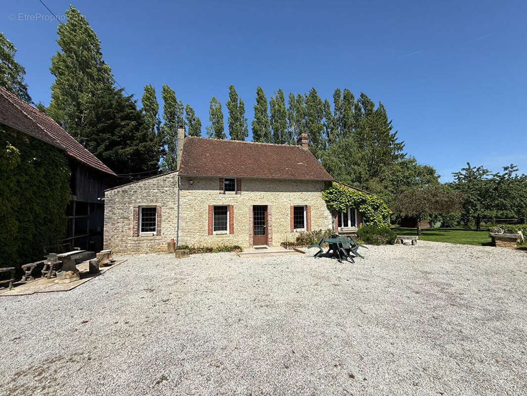 Magnifique corps de ferme sur 7000m²  - sees (périphérie) - photo 9
