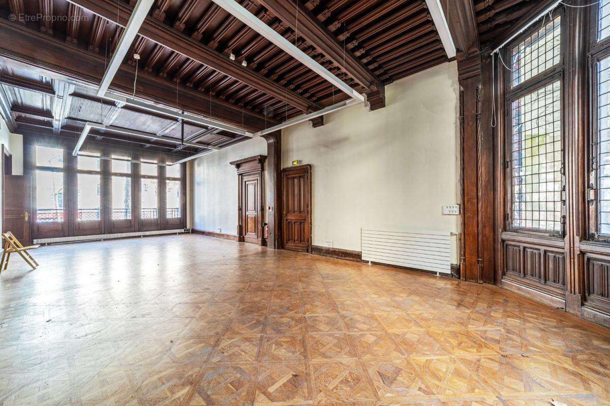 Hôtel particulier - 611 m² - Paris (75) - photo 5