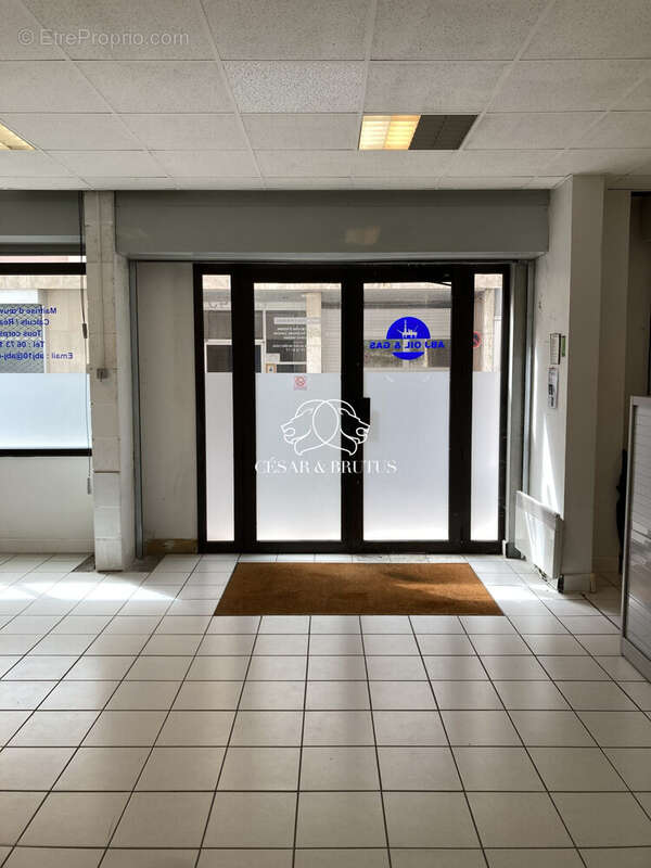 Commerce 120 m² à Lyon-6e  - photo 8