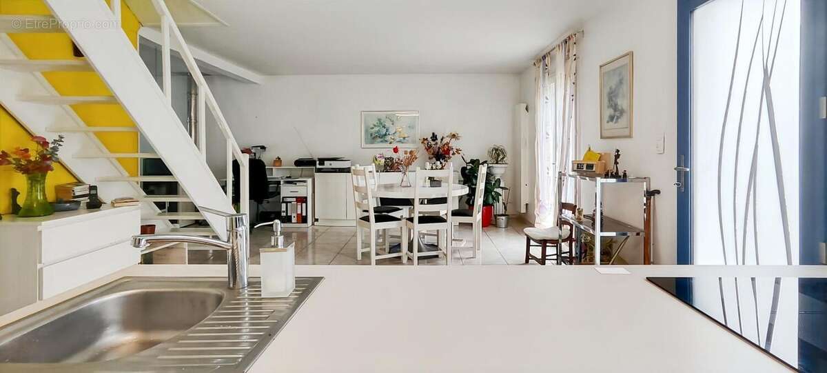 Maison à SAINT-PRYVE-SAINT-MESMIN