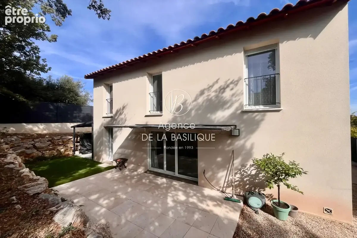 Photo Maison à Saint-Maximin-La-Sainte-Baume au prix de 399 000€