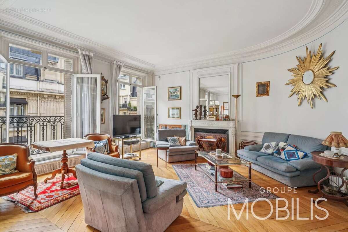 Appartement à PARIS-17E