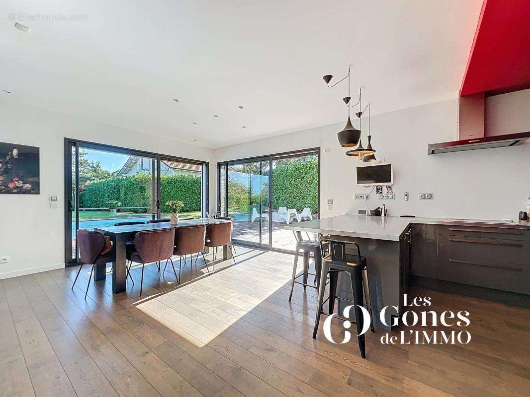 Maison à TASSIN-LA-DEMI-LUNE