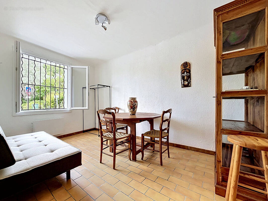 Appartement à EGUILLES