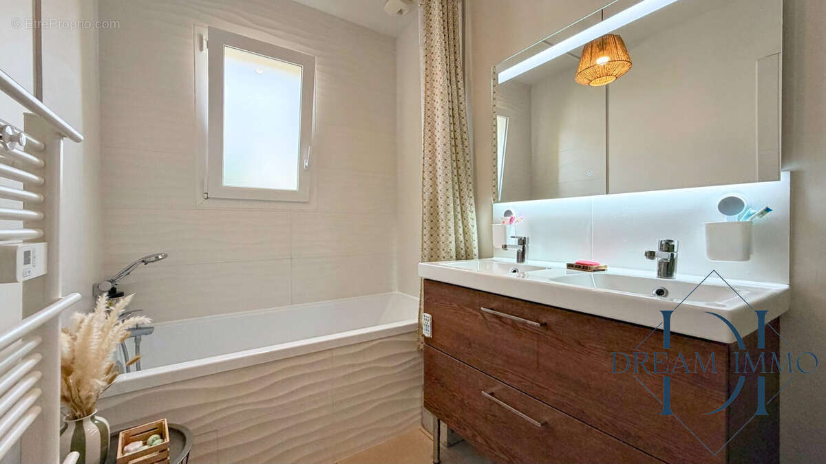 Maison à SAINTE-MARIE-DE-GOSSE