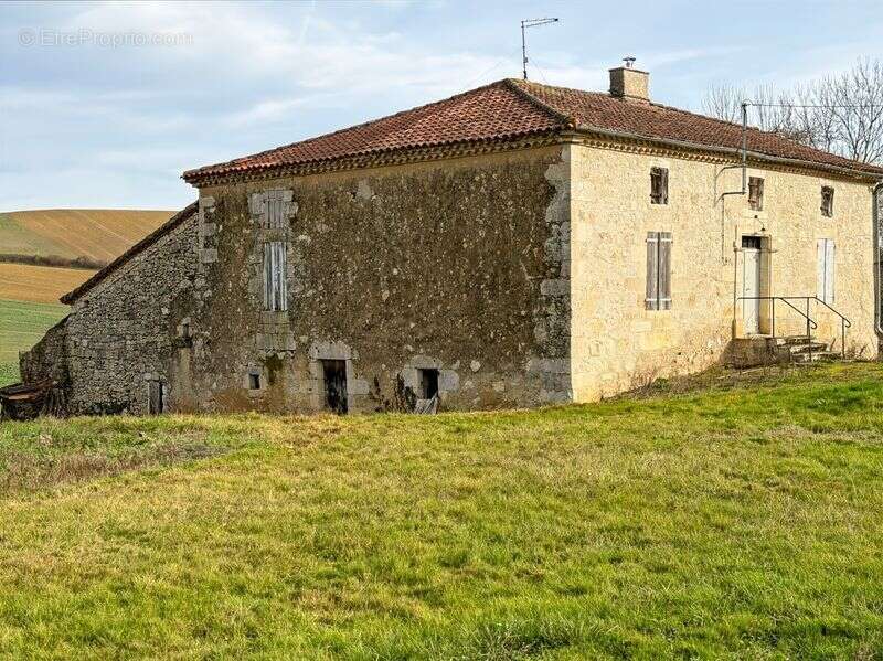 Maison à PLIEUX