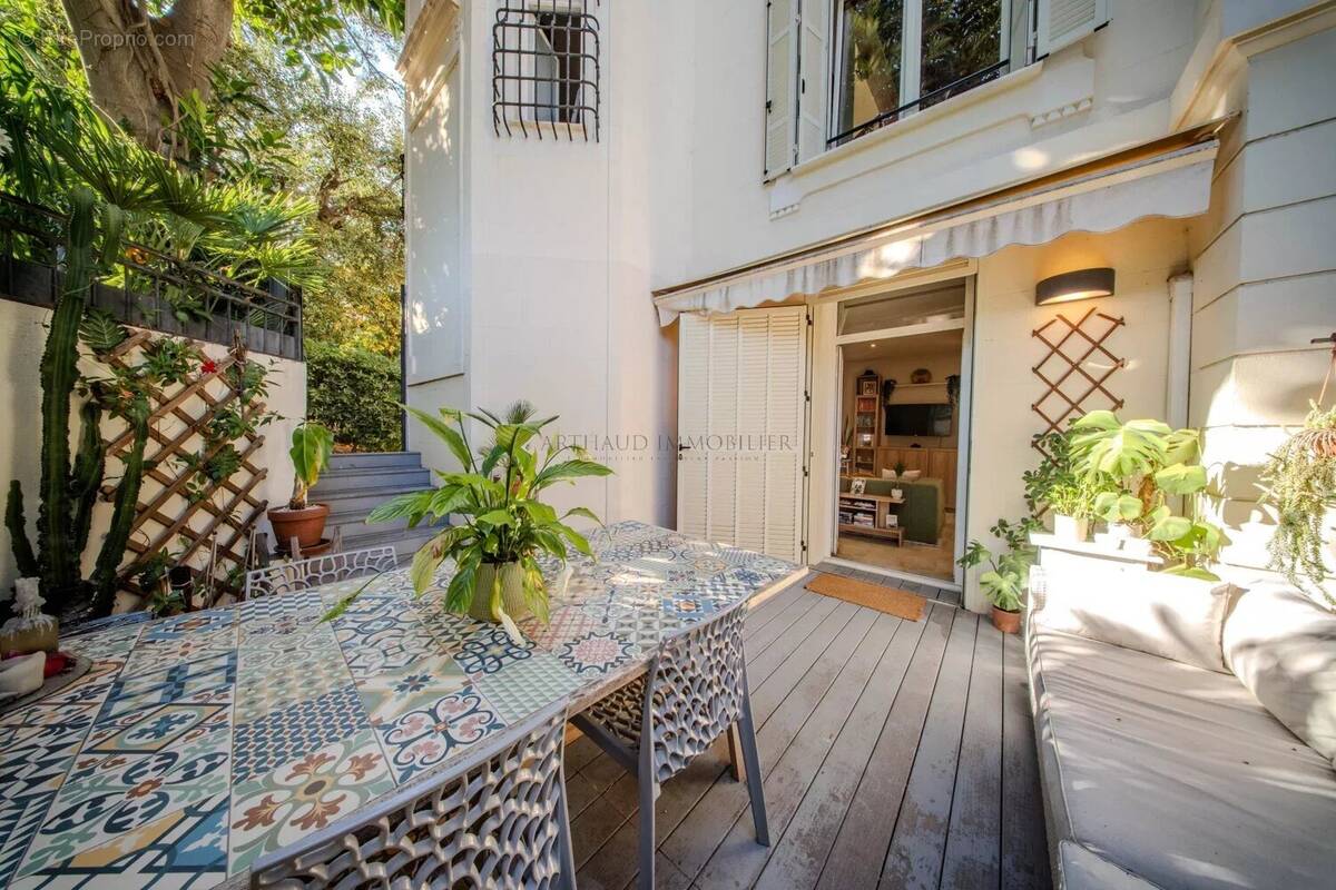 Appartement à ROQUEBRUNE-CAP-MARTIN