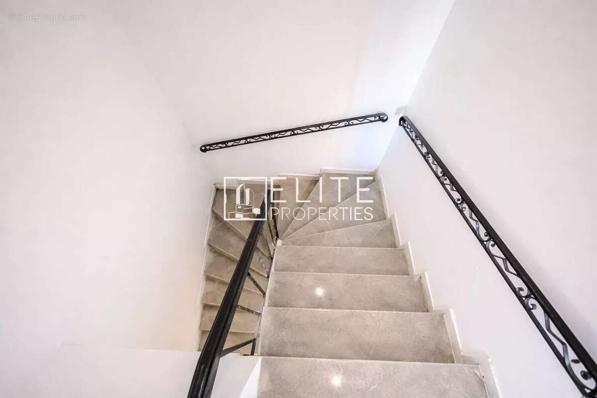 Appartement à MOUANS-SARTOUX
