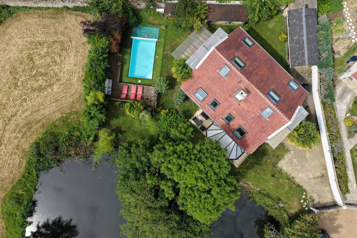 Maison à LIMOURS