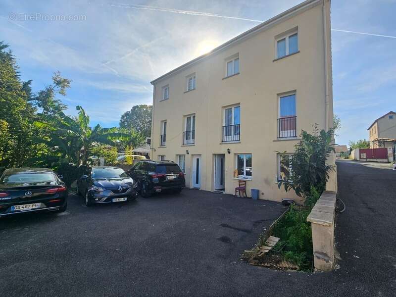 Maison à CORBEIL-ESSONNES