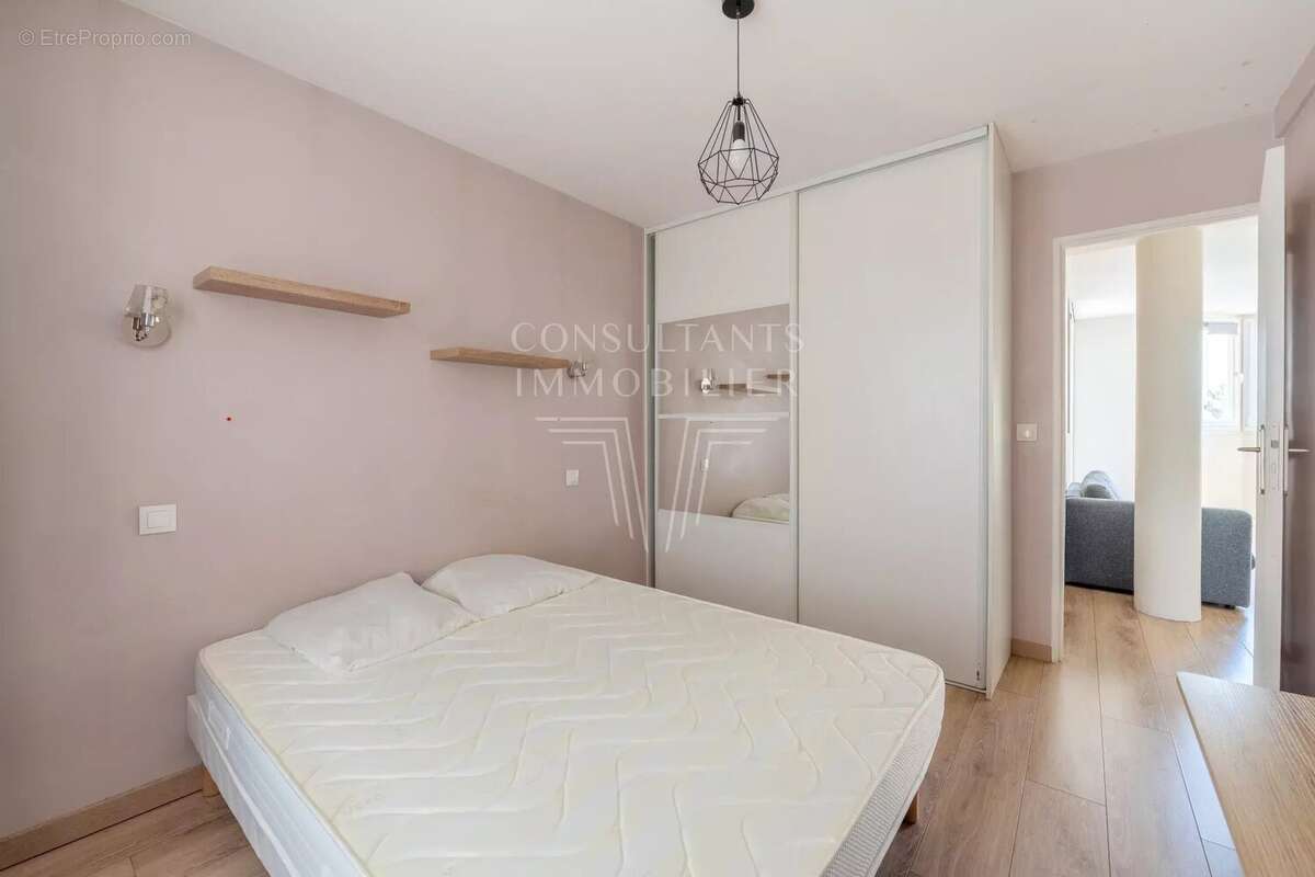 Appartement à LEVALLOIS-PERRET