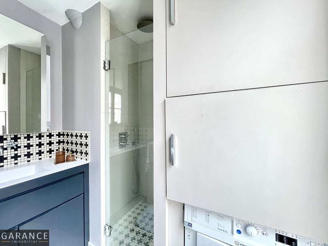 Appartement à PARIS-14E