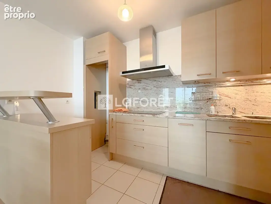 3 pièces de 67 m² avec balcon de 8 m² au calme - photo 2