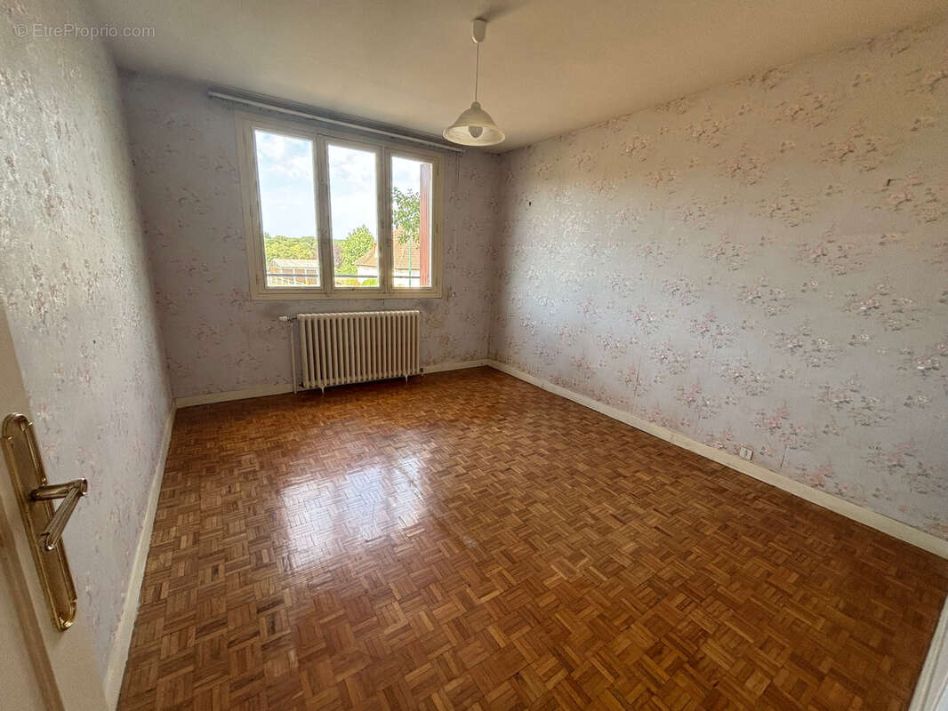 Maison traditionnelle 5 chambres – Sous-sol total – Fort potentiel BLENEAU (89) - photo 3