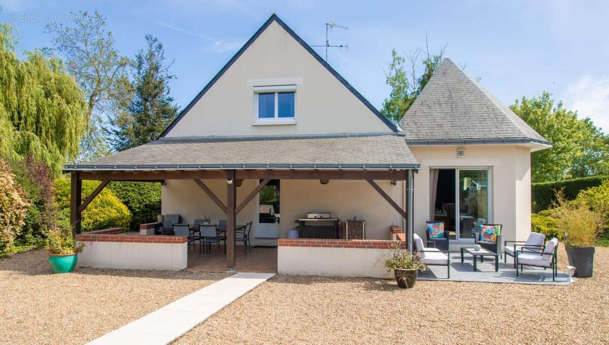 Maison à BRIOLLAY