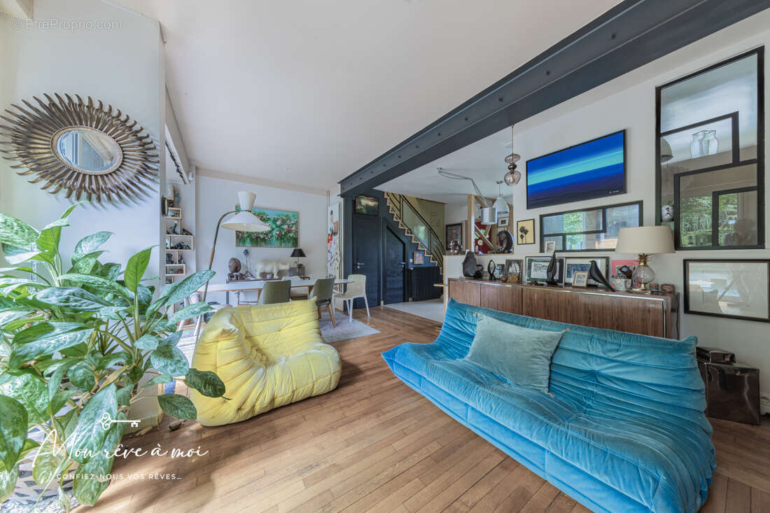 Maison de 168m2 lumineuse et au calme avec piscine, jardin et parkings - photo 7