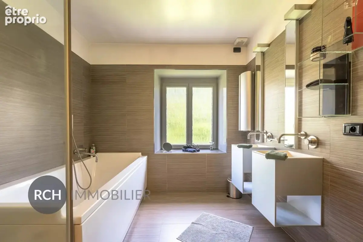 Maison ancienne rénovée avec piscine intérieure - photo 12