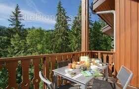 Appartement à MORILLON