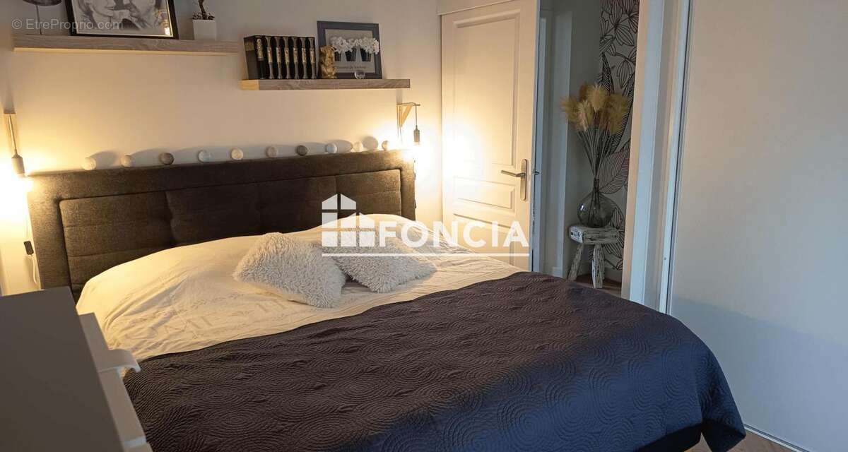 Appartement au charme haussmannien de 103m2 avec stationnement, cave en plein centre ville Aixois - photo 9