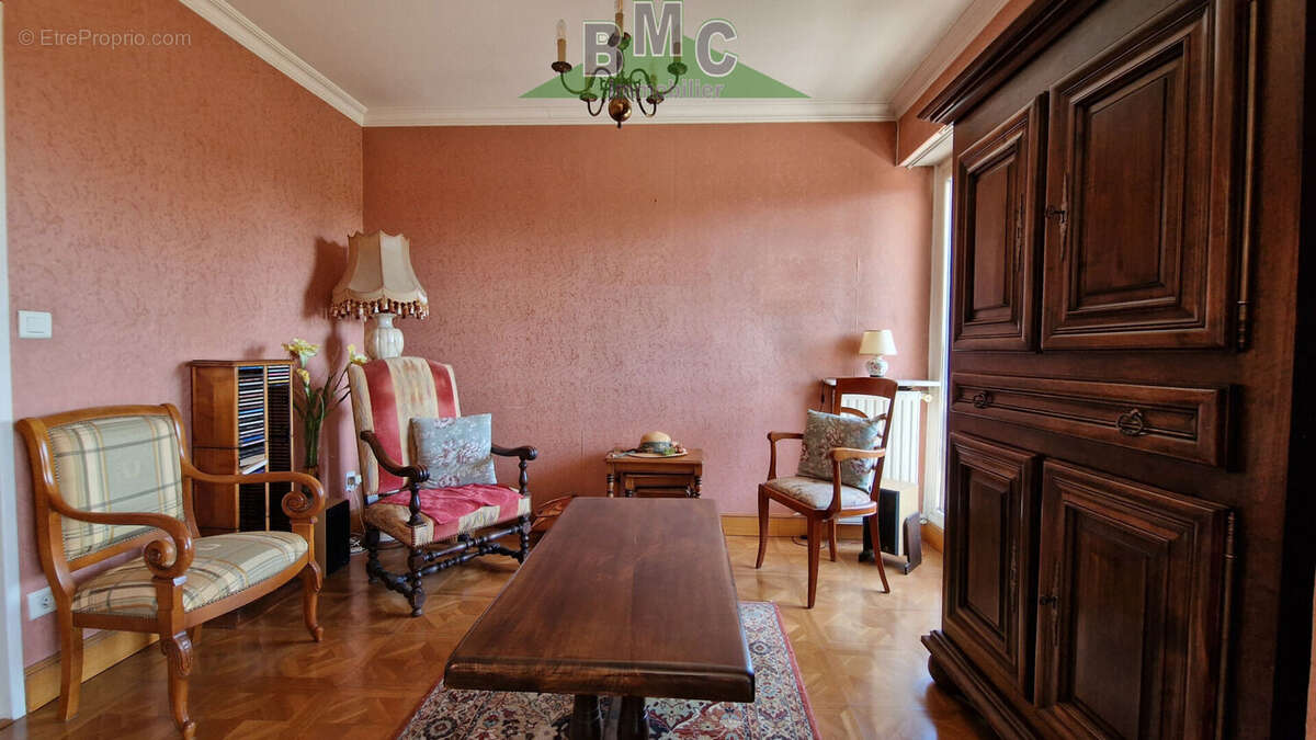 Appartement à LE PLESSIS-BOUCHARD
