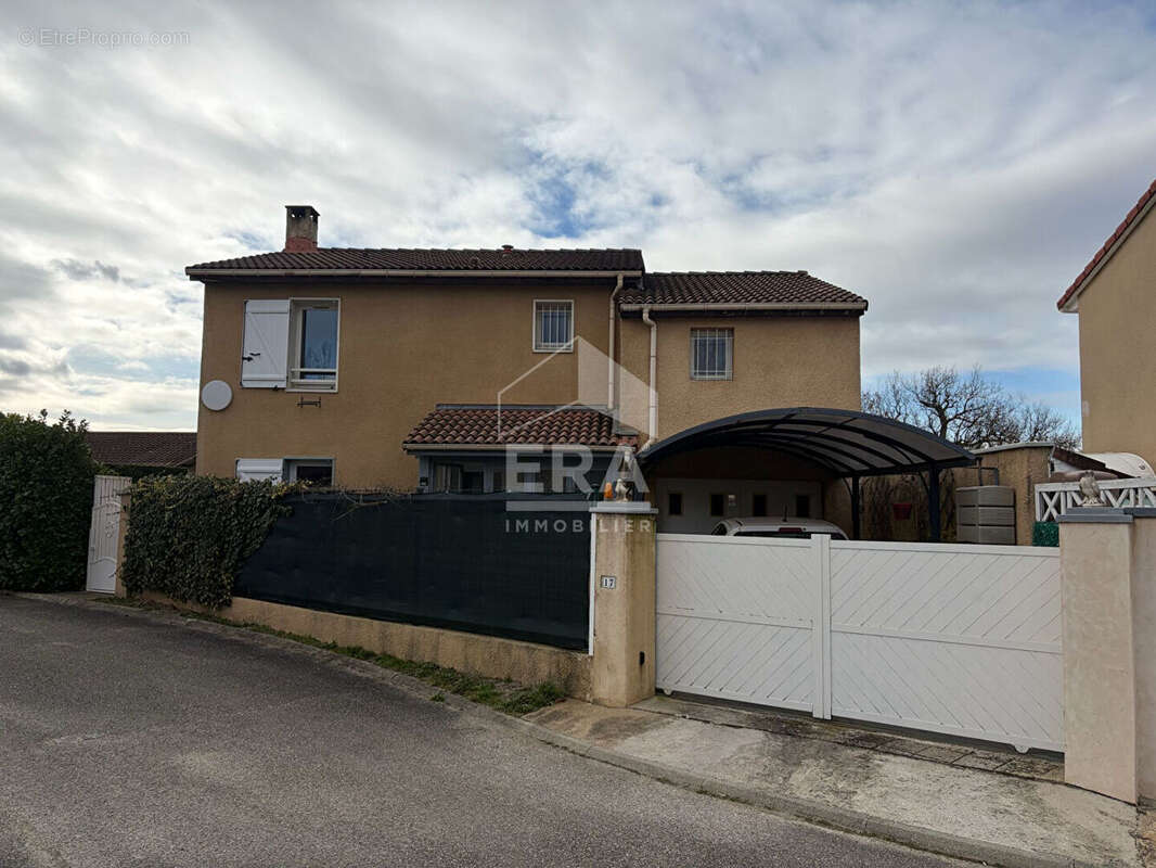 Maison à VILLEFONTAINE