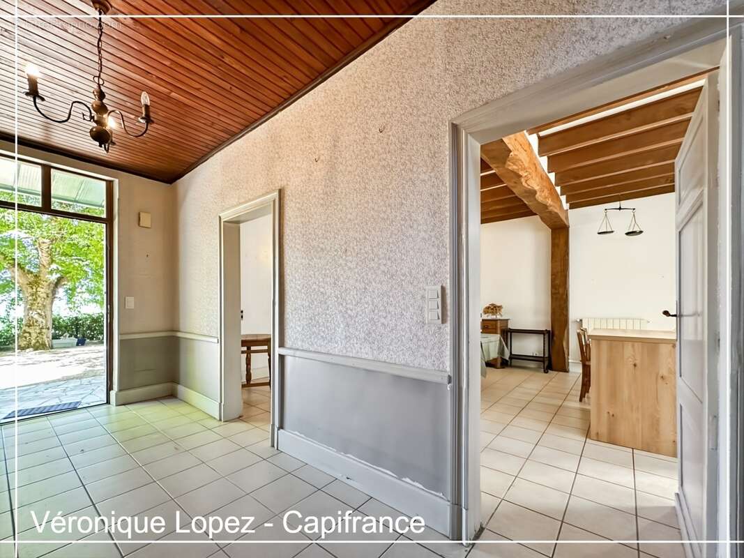 Agen, à seulement 6kms, authentique maison en pierre de 203m² avec grand terrain, garage et cave - photo 28