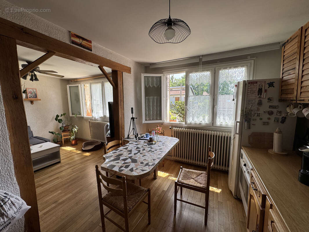 Maison à LE THILLAY