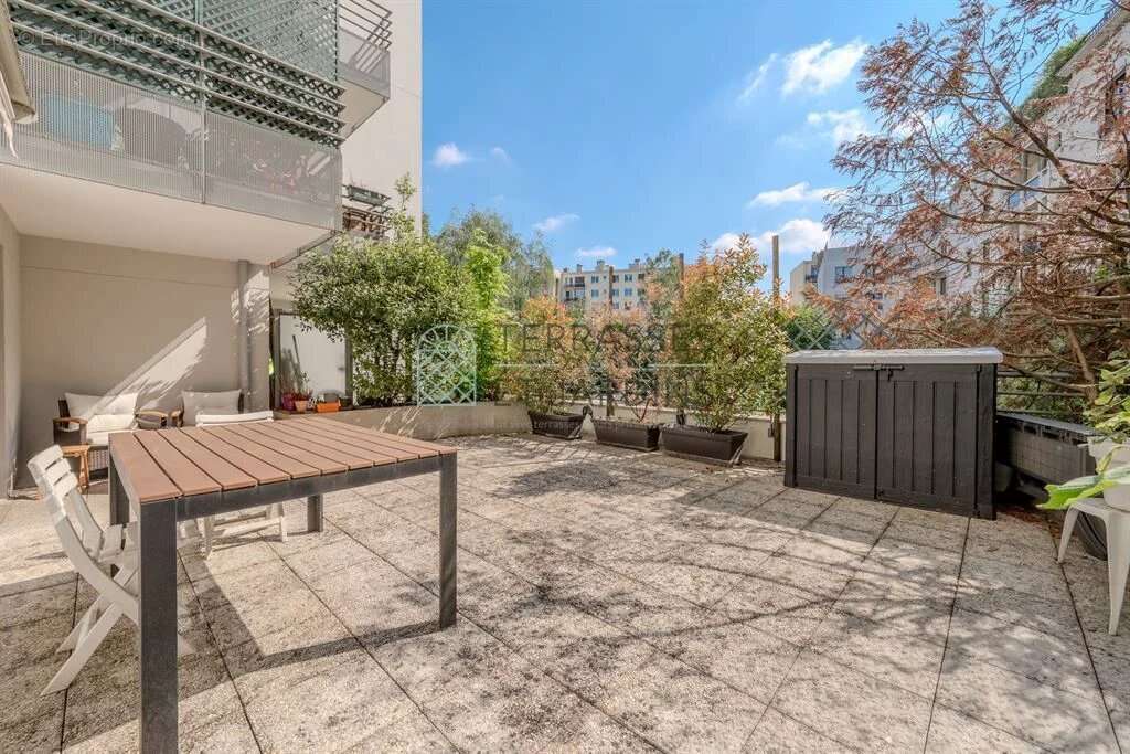 Appartement à ISSY-LES-MOULINEAUX