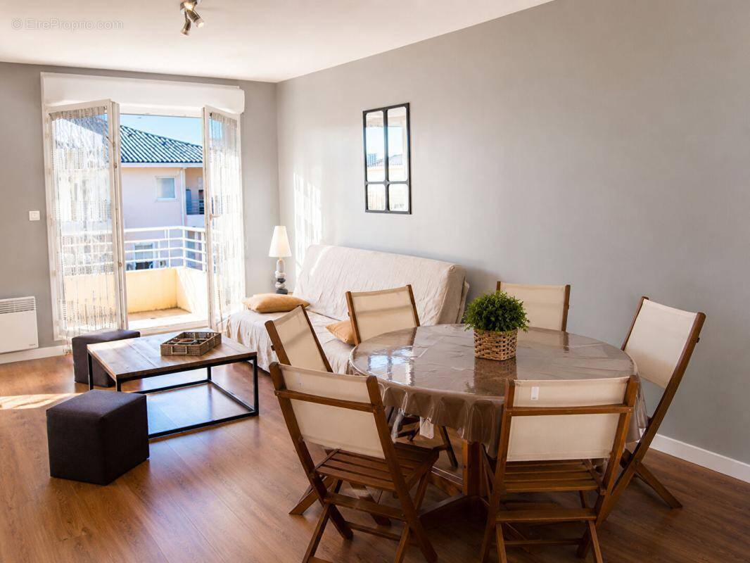 Appartement à ARES