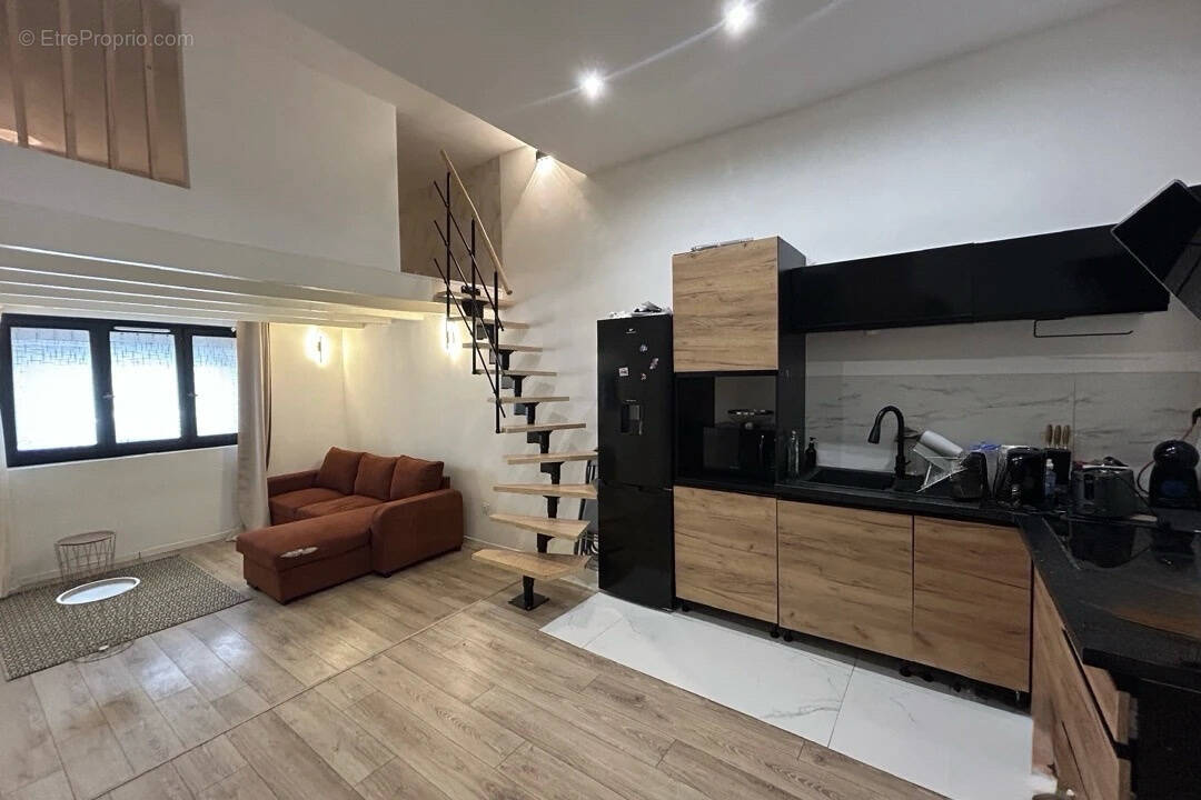 Appartement à MARSEILLE-4E